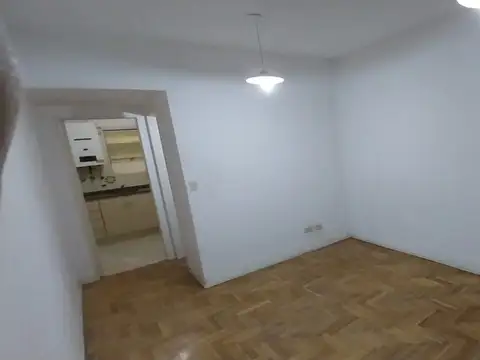 Monoambiente Cocina separada y baño completo, Aire Ac.