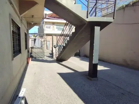 Depto Tipo Casa en Alquiler de 3 ambientes