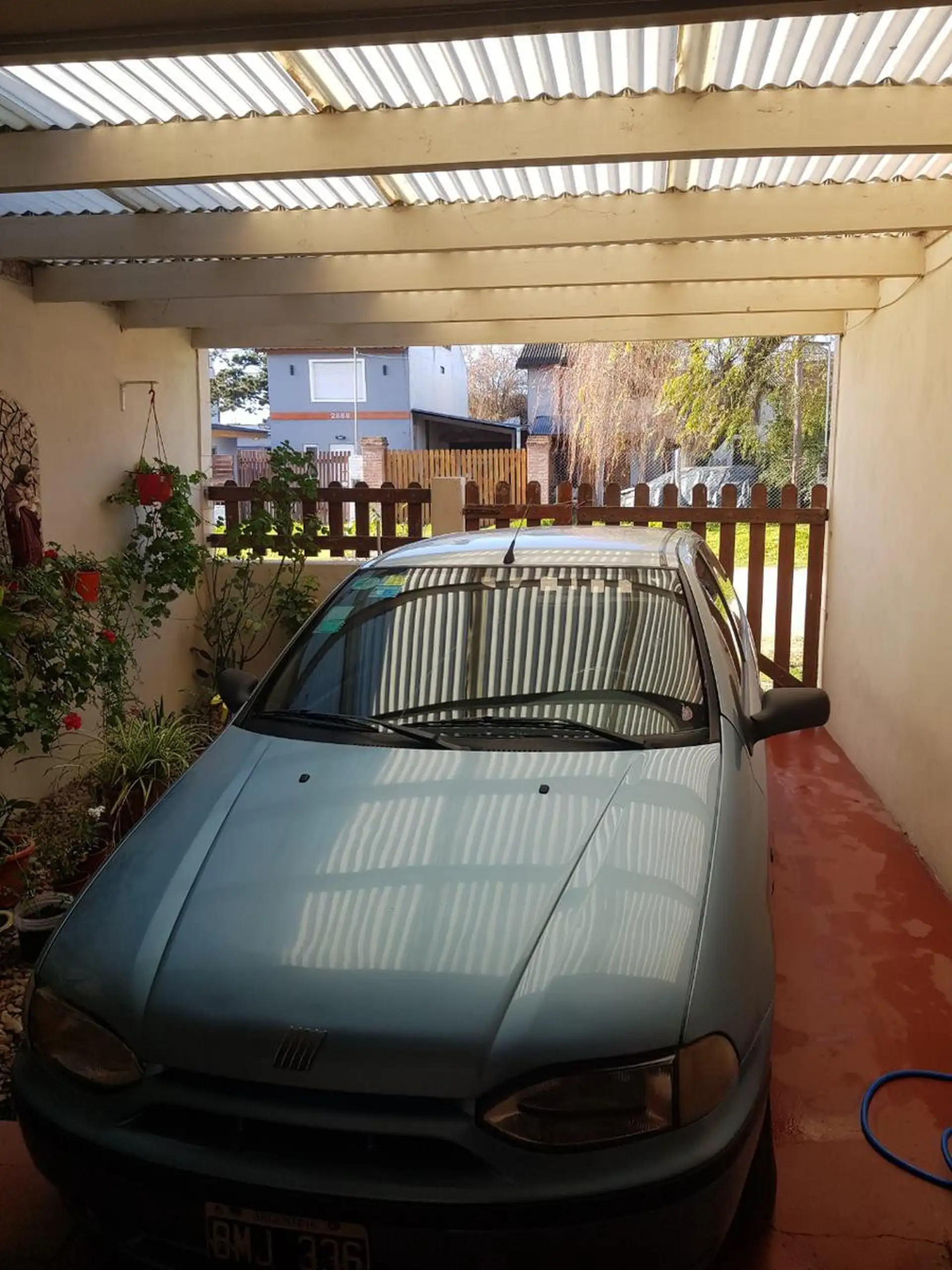 Casa mas 2 locales en venta