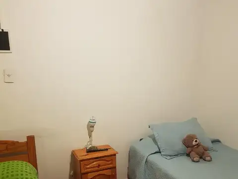 Casa mas 2 locales en venta