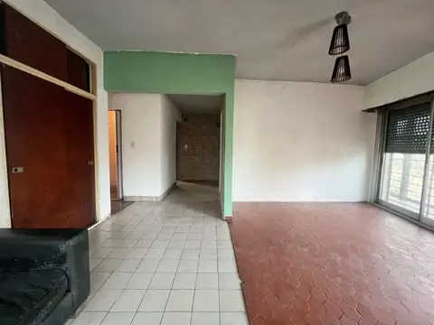 Depto Tipo Casa en Venta 50 años