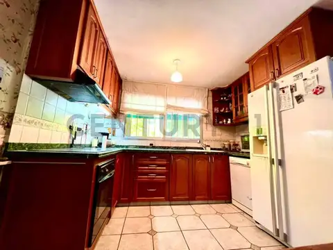 Venta Casa 5 Ambientes Haedo Cochera Patio