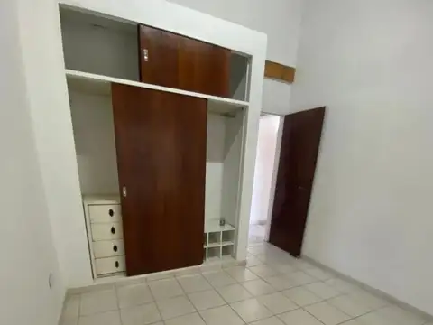 Aristóbulo Del Valle 615 , Piso 1