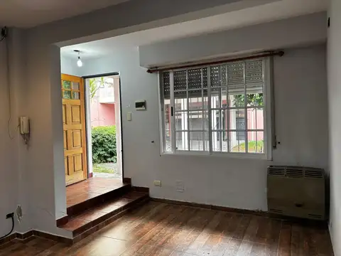 Depto Tipo Casa en Venta con 1 cocheras