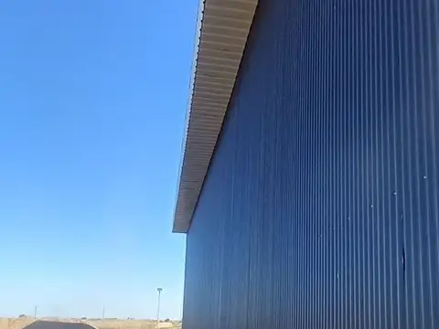 VENTA NAVE EN PARQUE INDUSTRIAL UNQUILLO CÓRDOBA