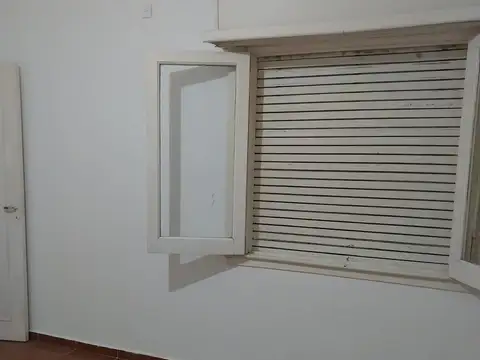 Departamento de tres ambientes en alquiler en Haedo Sur