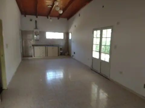 Casa 3 ambientes con 1 baño
