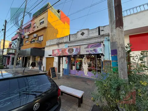 local   vivienda sobre av 25 de mayo al 700