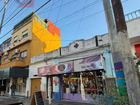 av 25 de mayo al 700