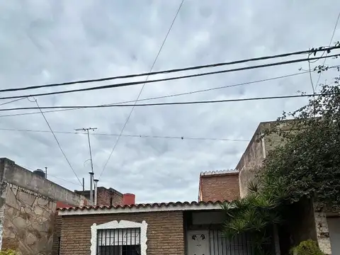 VENTA CASA EN RUEDA AL 2300
