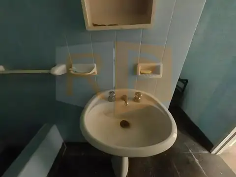 PH EN CABALLITO CON LOCAL