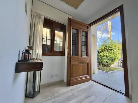 Casa 3 ambientes con 2 baños