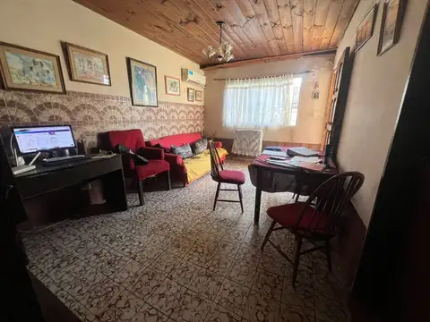 VENTA CASA 3 AMB + CASA A REFACCIONAR HURLINGHAM