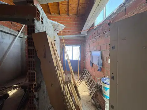 Casa 2 ambientes con 1 baño