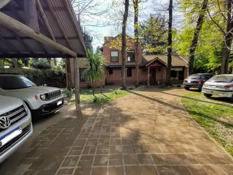 Casa 5 ambientes con 2 baños