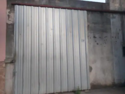 Venta 2 Galpones.Lugar Centrico.Sastre.Cerca Avda.Avda.Consu