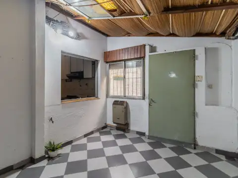 PH . LATERAL . DOS AMBIENTES Y MEDIO A RECICLAR