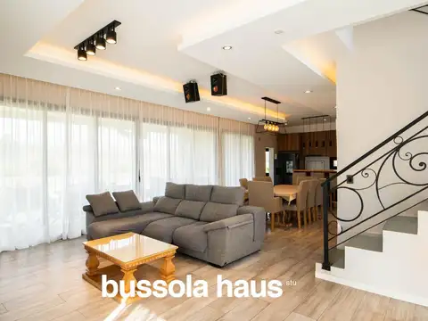 Casa 5 ambientes con 2 baños