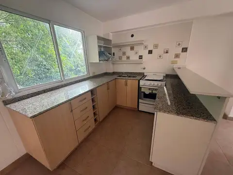 Depto Tipo Casa 4 ambientes con 3 baños