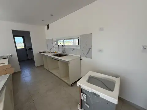 Casa 4 ambientes con 3 baños