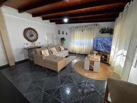 Casa 2 ambientes con 1 baño