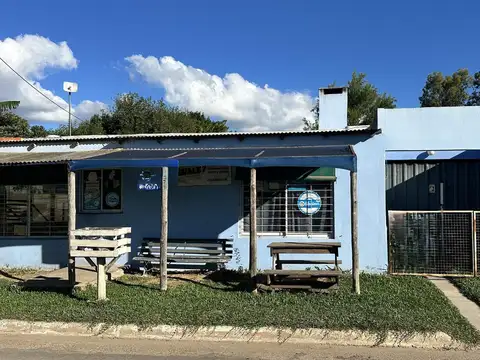 Casa de 4 dormitorios en calle Presidente Perón El Brillante al 3200