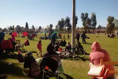 Actividades deportivas futbol, hockey en Parque Sakura, Barrio cerrado