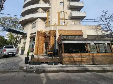 Venta de Local con cochera en Spadaccini Escobar