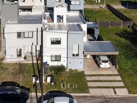 Casa en Venta con 1 cochera