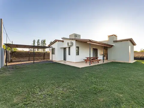 CASA+TERRENO  EN VENTA 2 DORMITORIOS-FUNES TOWN