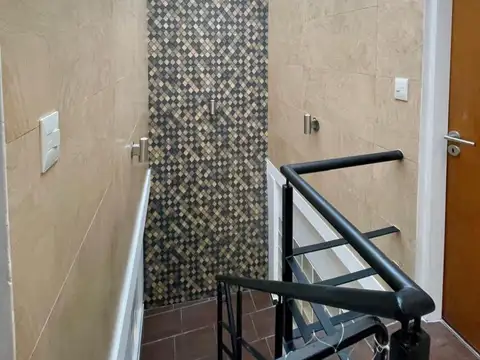 Depto Tipo Casa en Venta 40 años