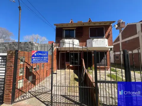 Dúplex en venta c/ cochera en Costa Azul