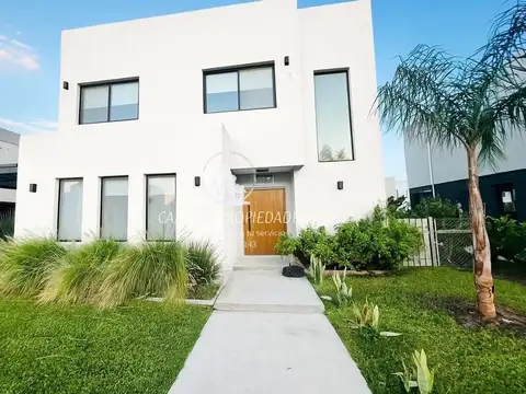 Casa Moderna en Venta de 5 ambientes y pileta. Lagoon Pilar. Pilar