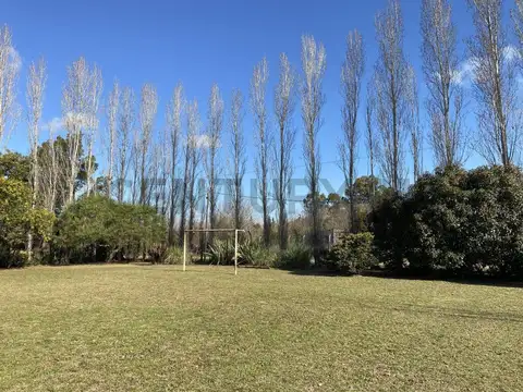 Terreno en Arana 14 e/ 636 y 637 2200 mts,