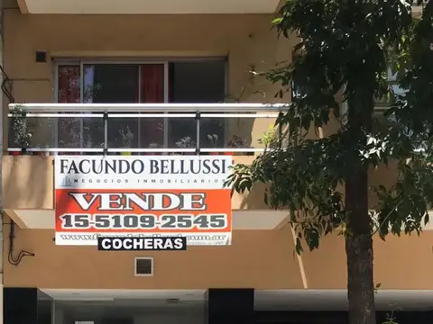 Cochera en Venta en Edificio en el Barrio de Flores 