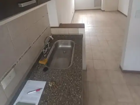 Depto Tipo Casa en Alquiler en Villa Ballester, $ 850.000
