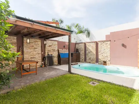 TEMPERLEY CASA 4 AMB JARDIN+PILETA+GARAJE CUBIERTO