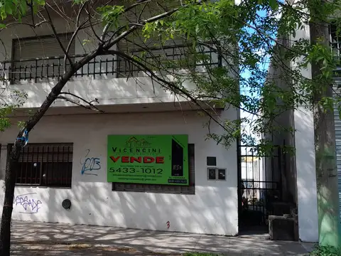  3 casas a refaccionar muy buena ubicacion sobre lote a 2 calles una avenida Vergara