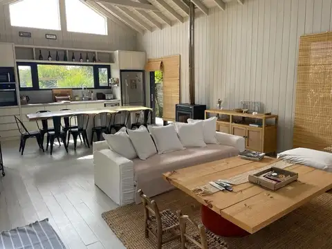 Casa moderna, amplia y acogedora en La Juanita