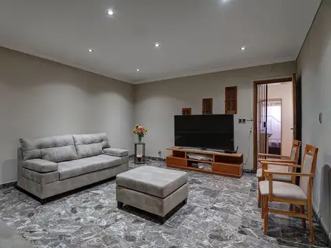 Depto Tipo Casa en Venta de 4 dormitorios