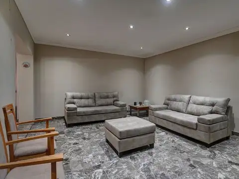 Depto Tipo Casa 5 ambientes con 2 baños