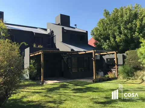 Venta Casa 3 dormitorios con jardín y piscina Fisherton Rosario 