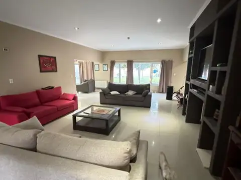 QUINTA DE CATEGORIA EN ZONA EXCLUSIVA DE MERCEDES