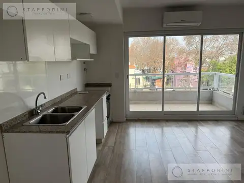 Monoambiente con balcón en venta en Villa Del Parque