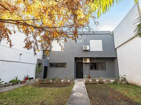 Venta Casa En Lote Propio Parque y Cochera - San Martín
