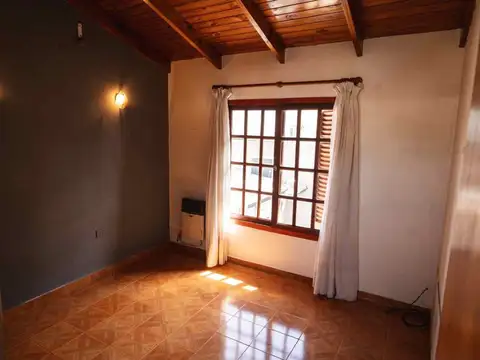 Depto Tipo Casa 5 ambientes con 2 baños