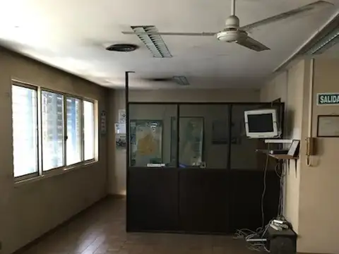 Galpon c/salida a la calle eleodoro lobos. 3 plantas