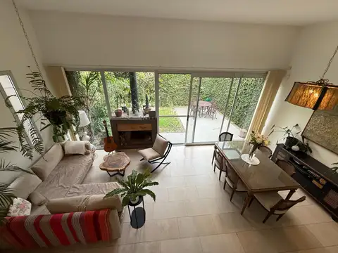 Casa 3 ambientes con 2 baños