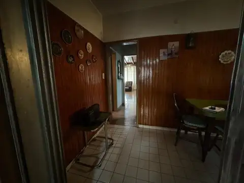 Casa 4 ambientes con 1 baño