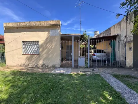 CASA 2 AMBIENTES A RECICLAR VALOR LOTE